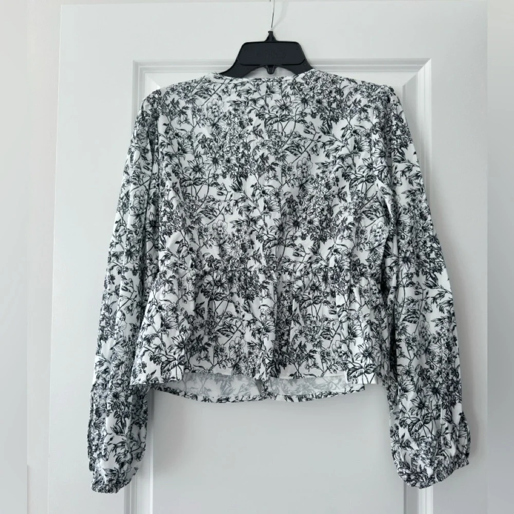 SHEIN VCAY Women’s Tie-Up Bow Shirt - Picture 4 of 6